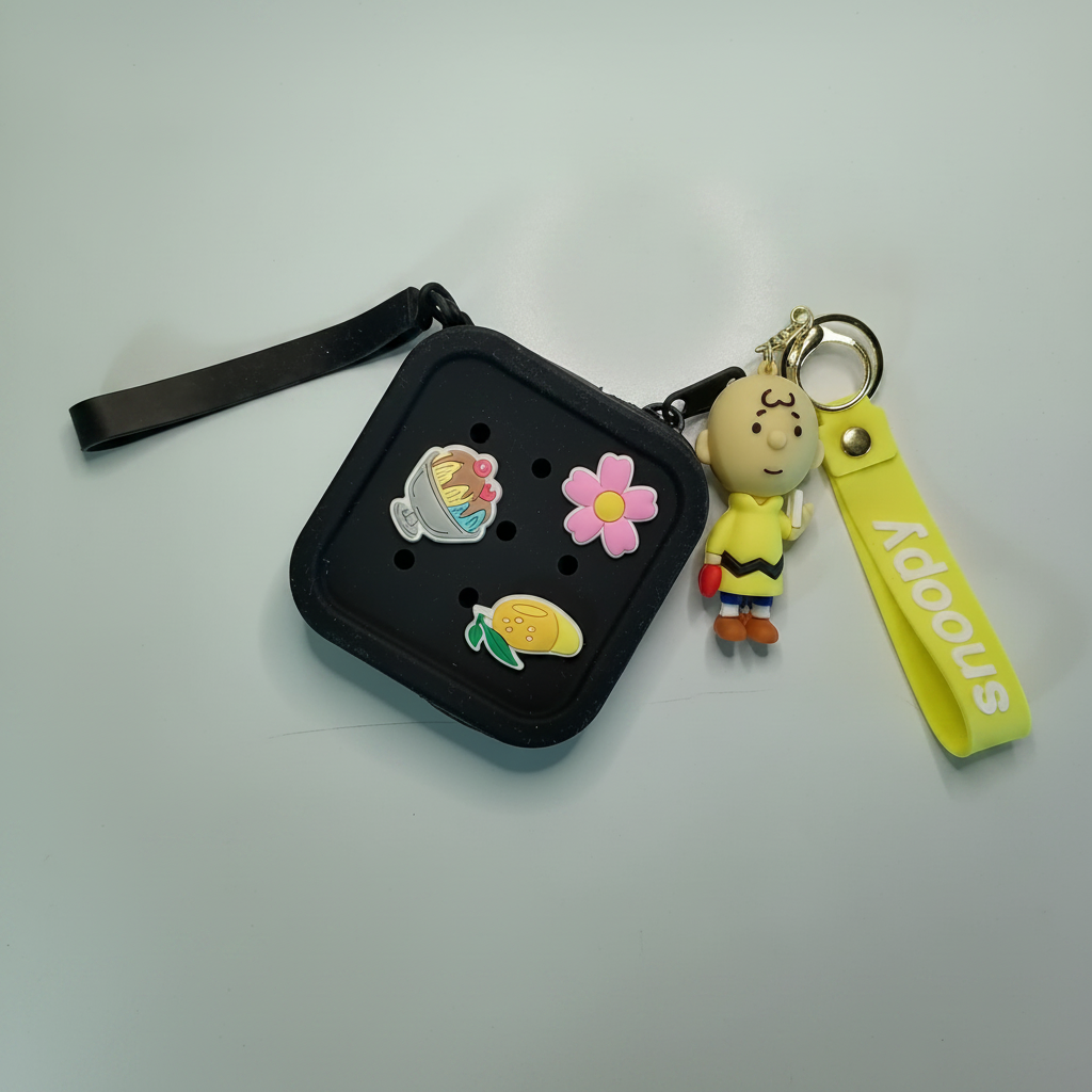 Charlie Brown black purse set