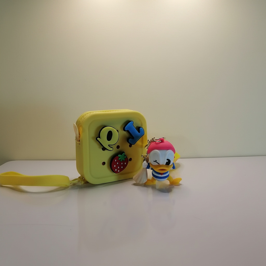 Donald Duck yellow purse set